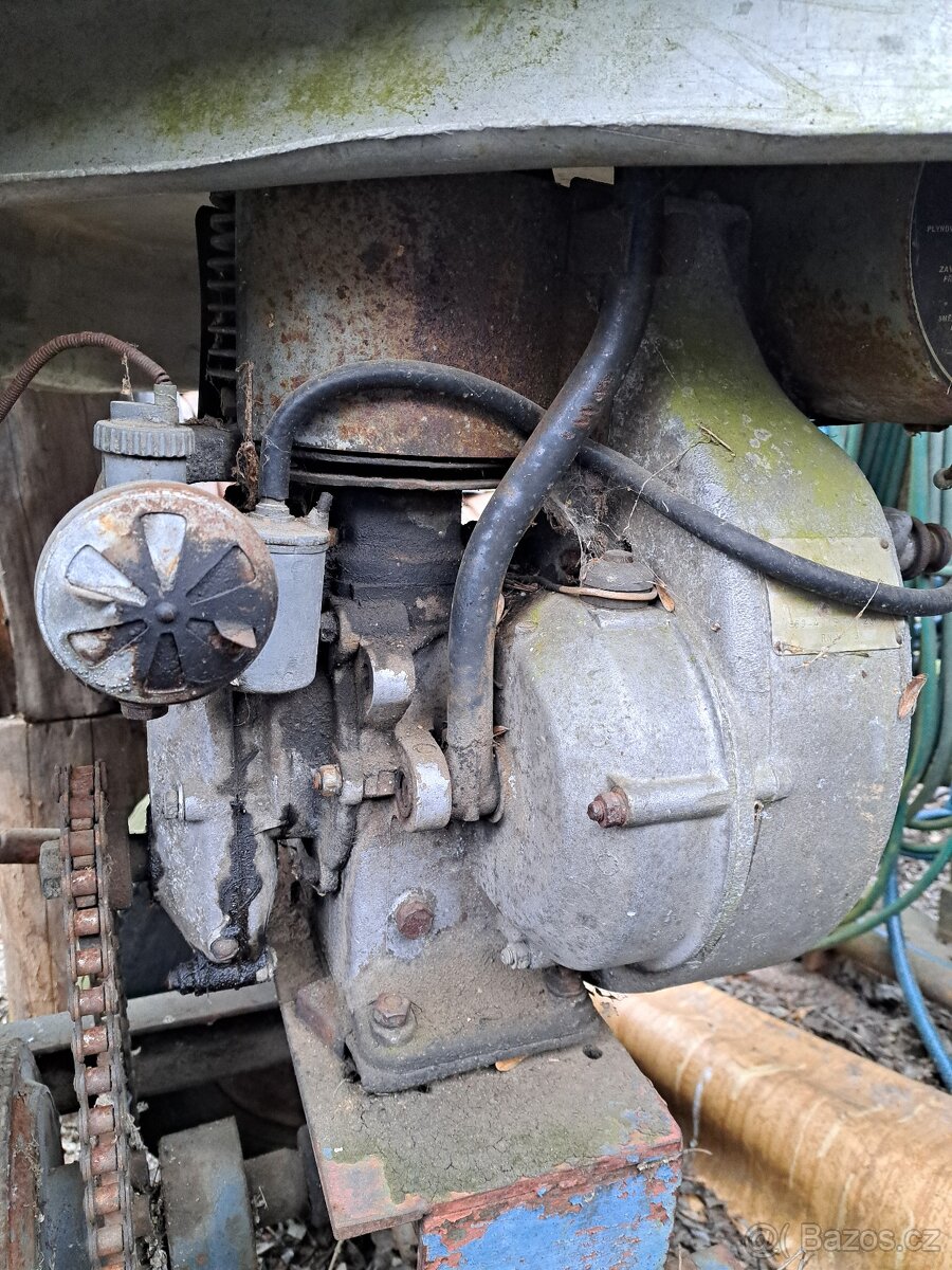 Domácí traktůrek se sečkou - 11