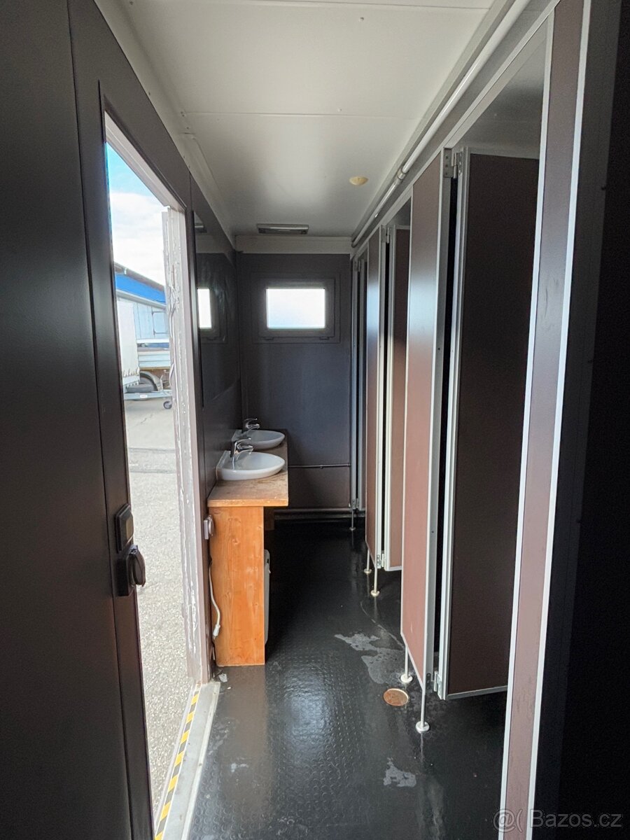 Sanitární / WC kontejner / 3x WC a 3x pisoár - 11