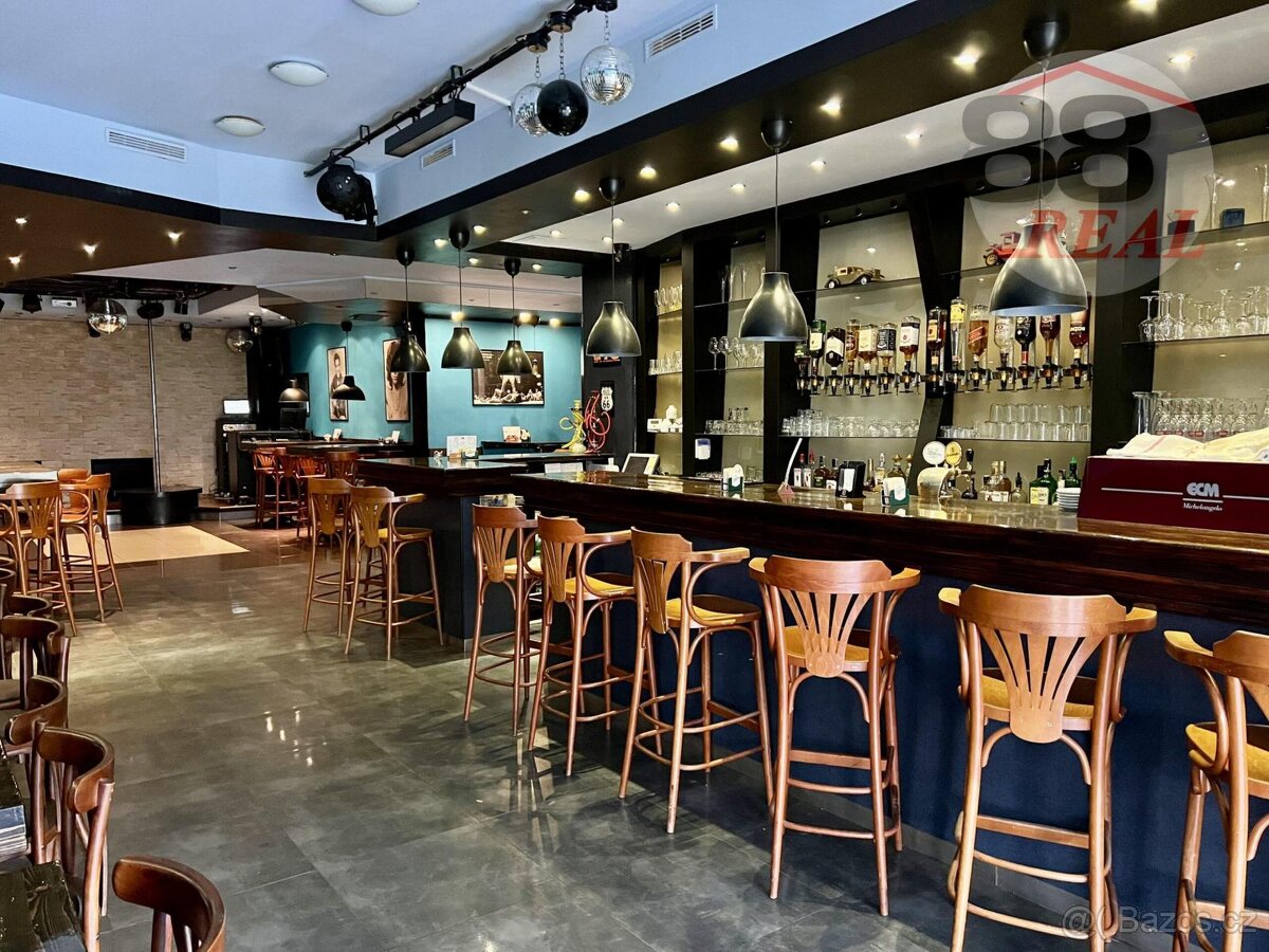 Prodej komerčního areálu 1832 m2, 17. listopadu, Klášterec - 11