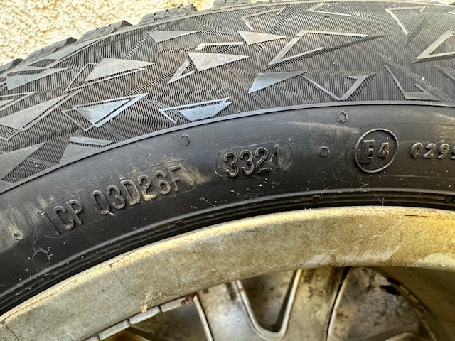 ALU disky Volvo 17", 5x108, 8x17", ET42, zimní 225/55/17 - 11