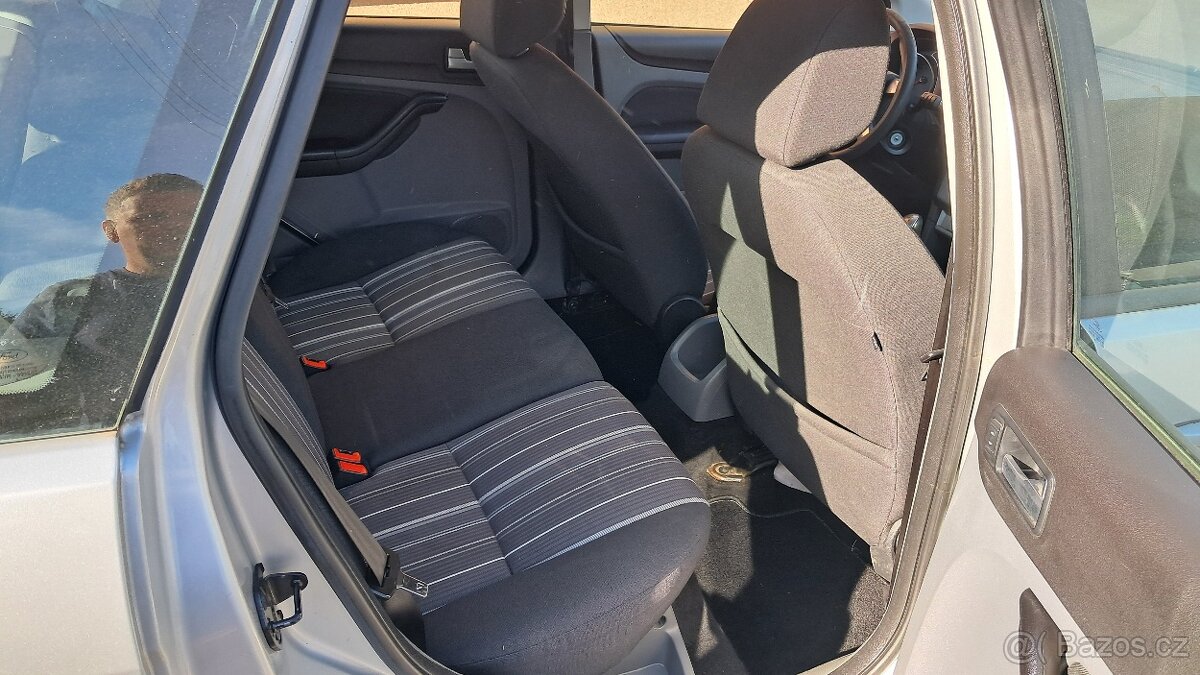 Ford Focus Kombi 1.6i / 74KW - 11