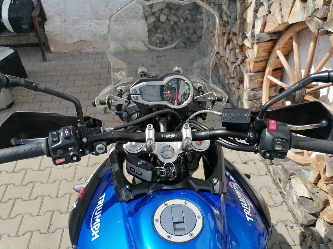 TRIUMPH TIGER 800 XC ABS - 11