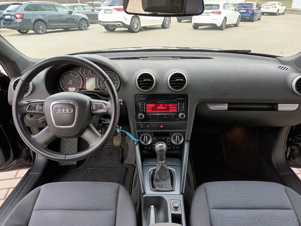 Audi A3 1,6 TDI,XENON,VÝHŘEV, Sportba - 11