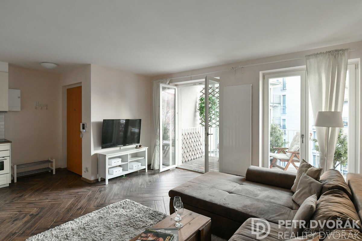 Pronájem bytu 3+kk 68 m² ulice Záhřebská, Praha 2 - část obc - 11