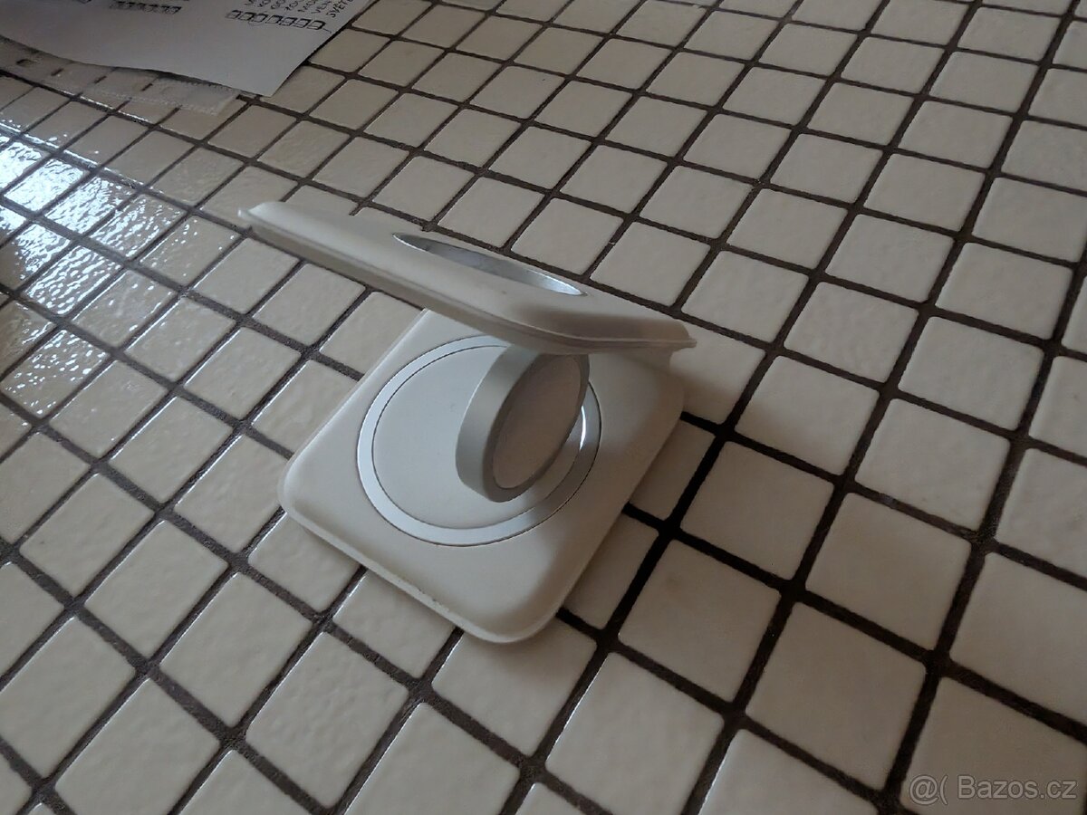 Prodam Apple iPad příslušenství - 11