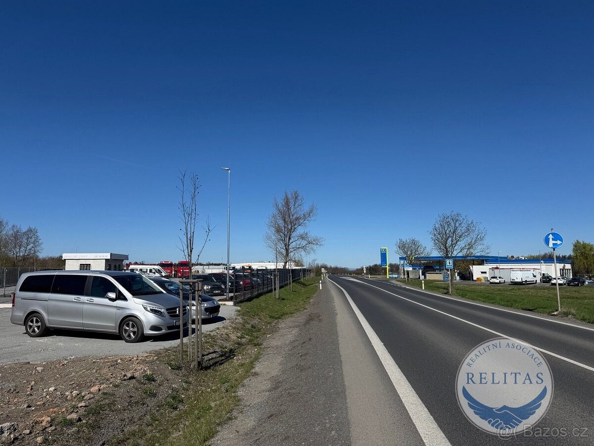 Prodej komerčního pozemku 10 735 m² - 11