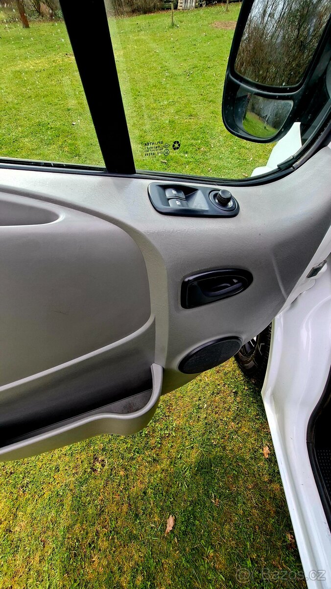 Trafic 2.0Dci, 84kw 2x šoupačky - 11