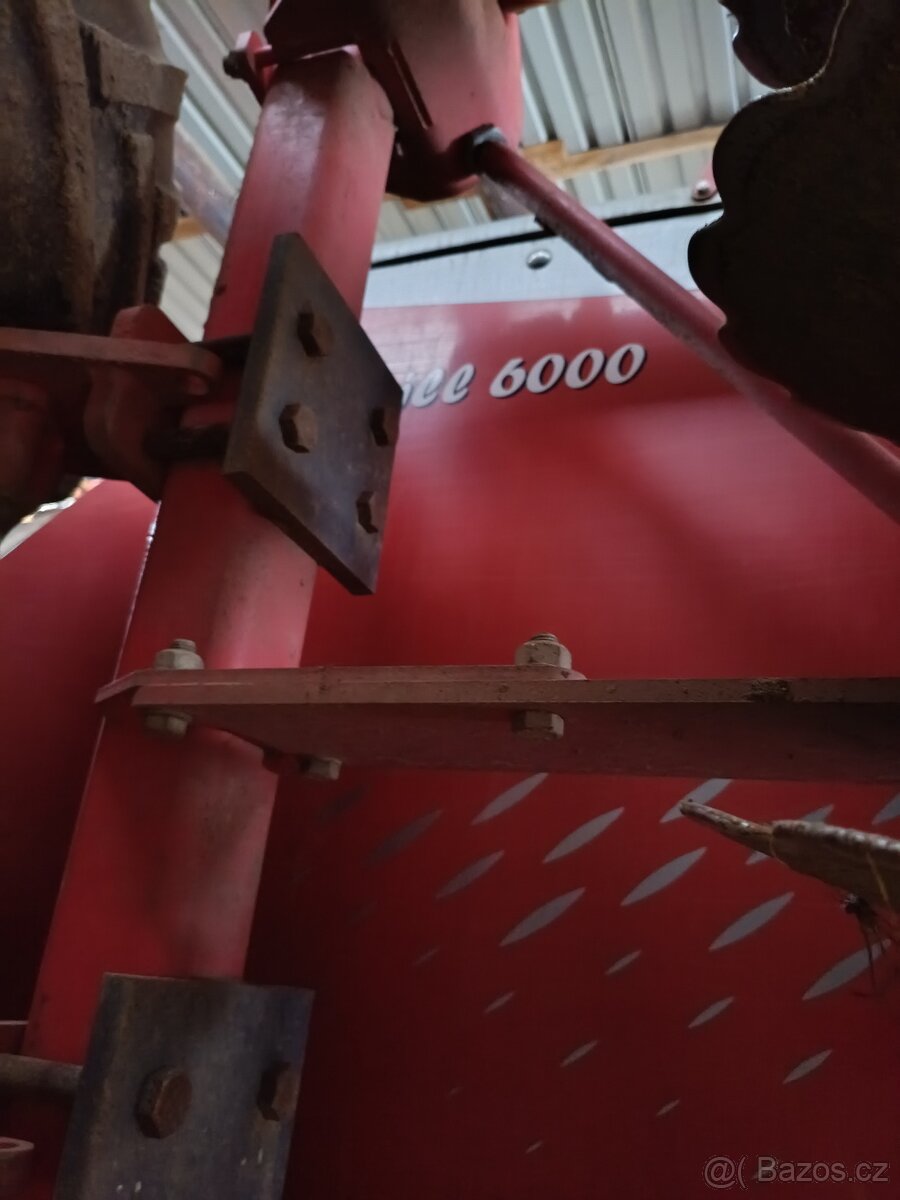 Kverneland U-drill 6000 - 11