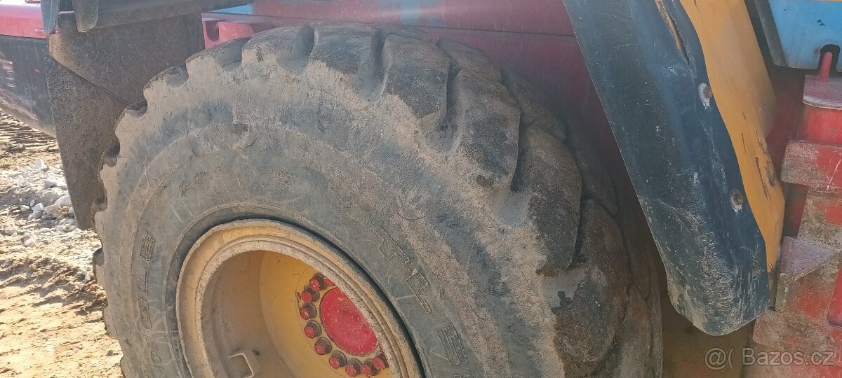 Kolový nakladač Komatsu WA 320-6 - 11