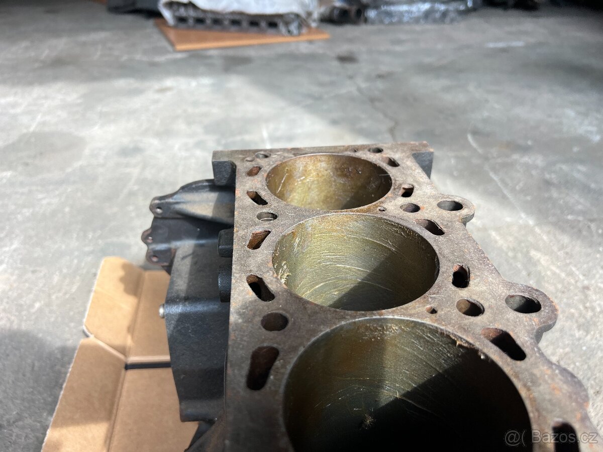 BMW E36 M3 S50B30 blok motoru 1316934 - 11