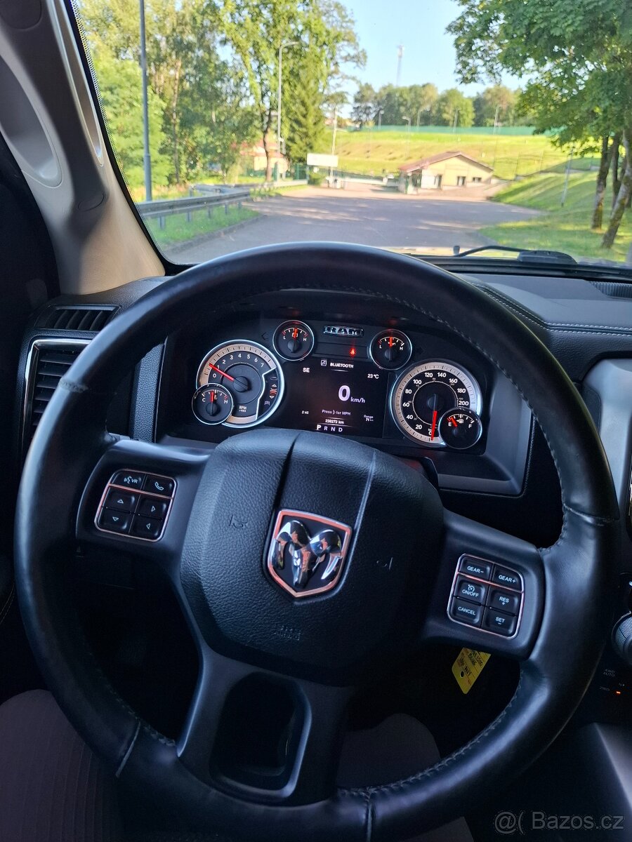 Dodge Ram 1500 5.7 hemi 2016 rok - 11