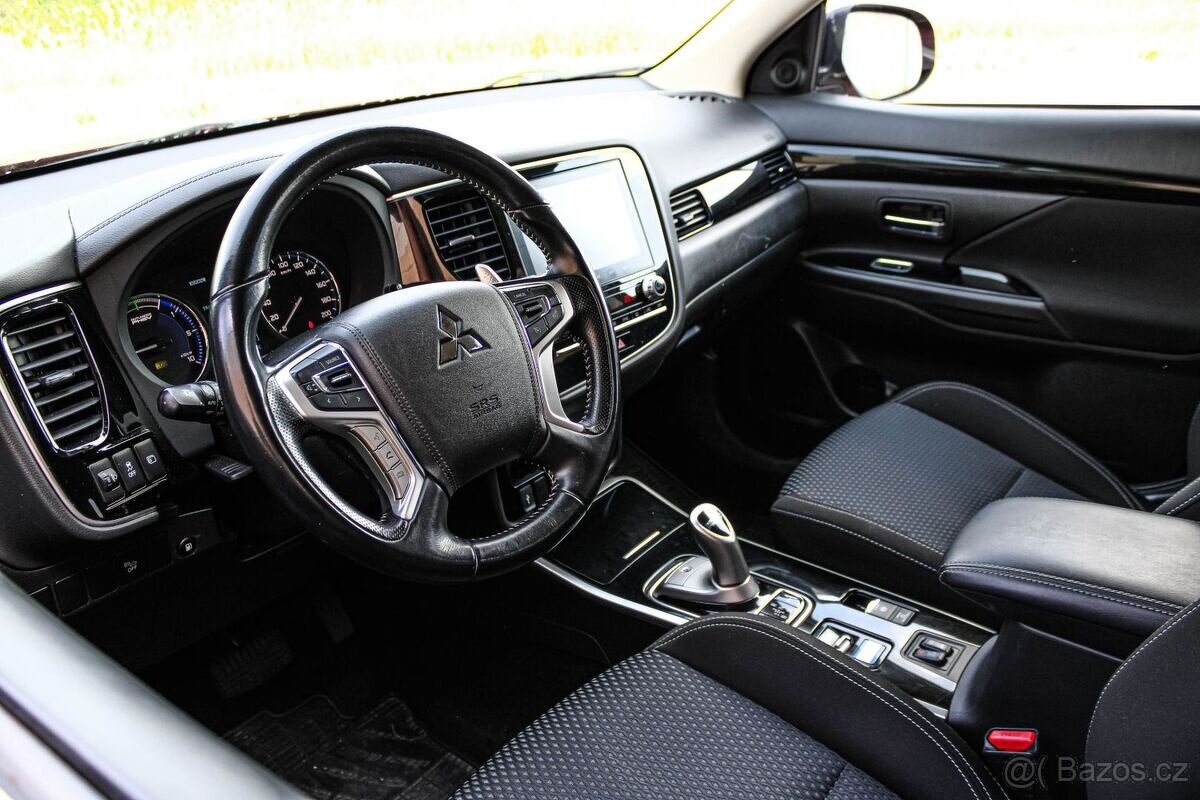 Mitsubishi Outlander PHEV 2.4 4x4 2021 - 11