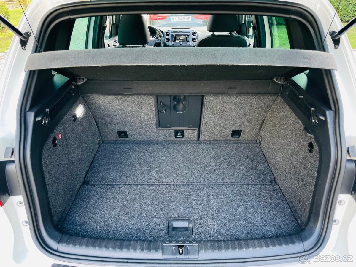 Volkswagen Tiguan 2.0TSI 4x4 AUT KAM SERVISKA TAŽNÉ NEZAV.T - 11