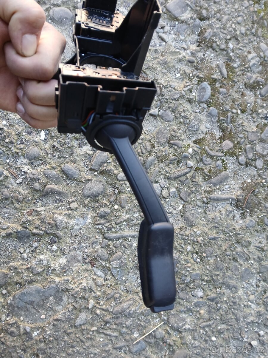 prepinaci packy fabia 3 - tempomat, PC, blinkry - 11