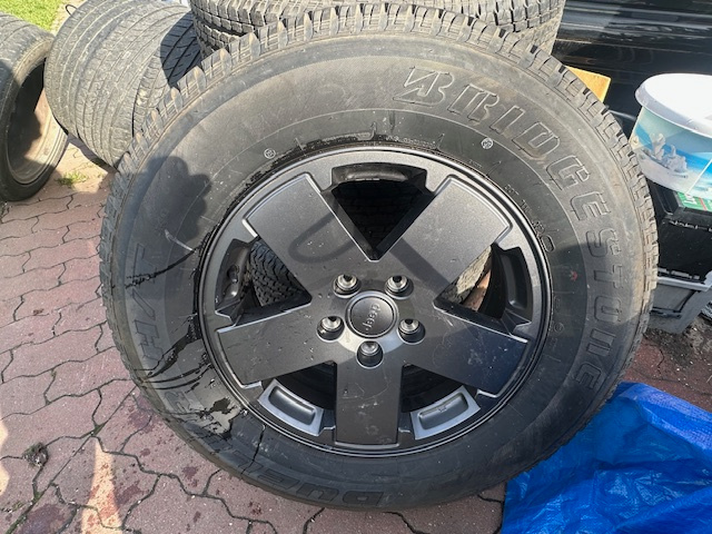 5x127 R18 originál alu disky s pneu Jeep Wrangler NOVÉ - 11