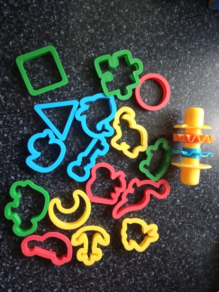 Puzzle,karty,pexeso,vykrajovátka,kvarteto,spol.hra,domino - 11