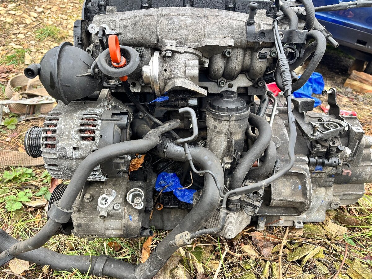 Nd Škoda octavia 2 2.0tdi 103kw bkd díly z vozu - 11