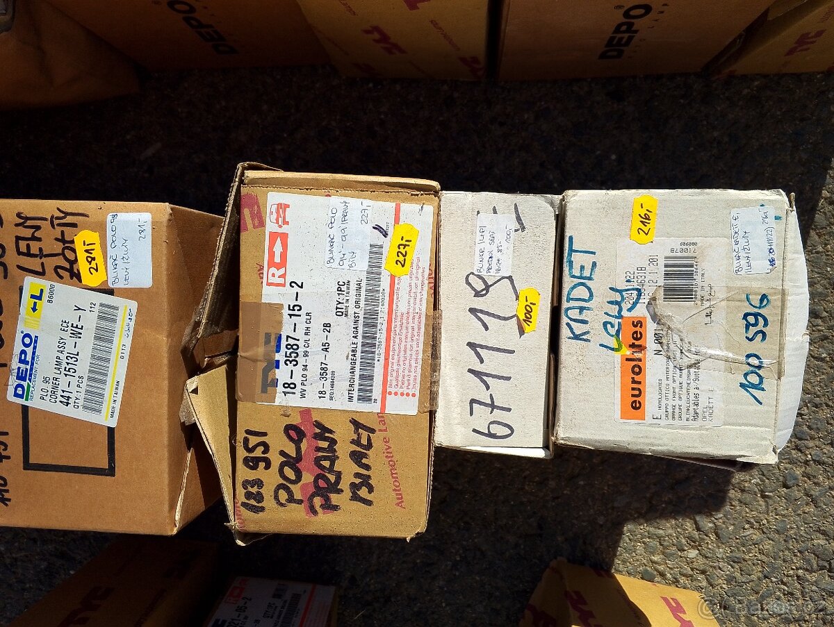 Různé díly kryty blinkrů světel - 11