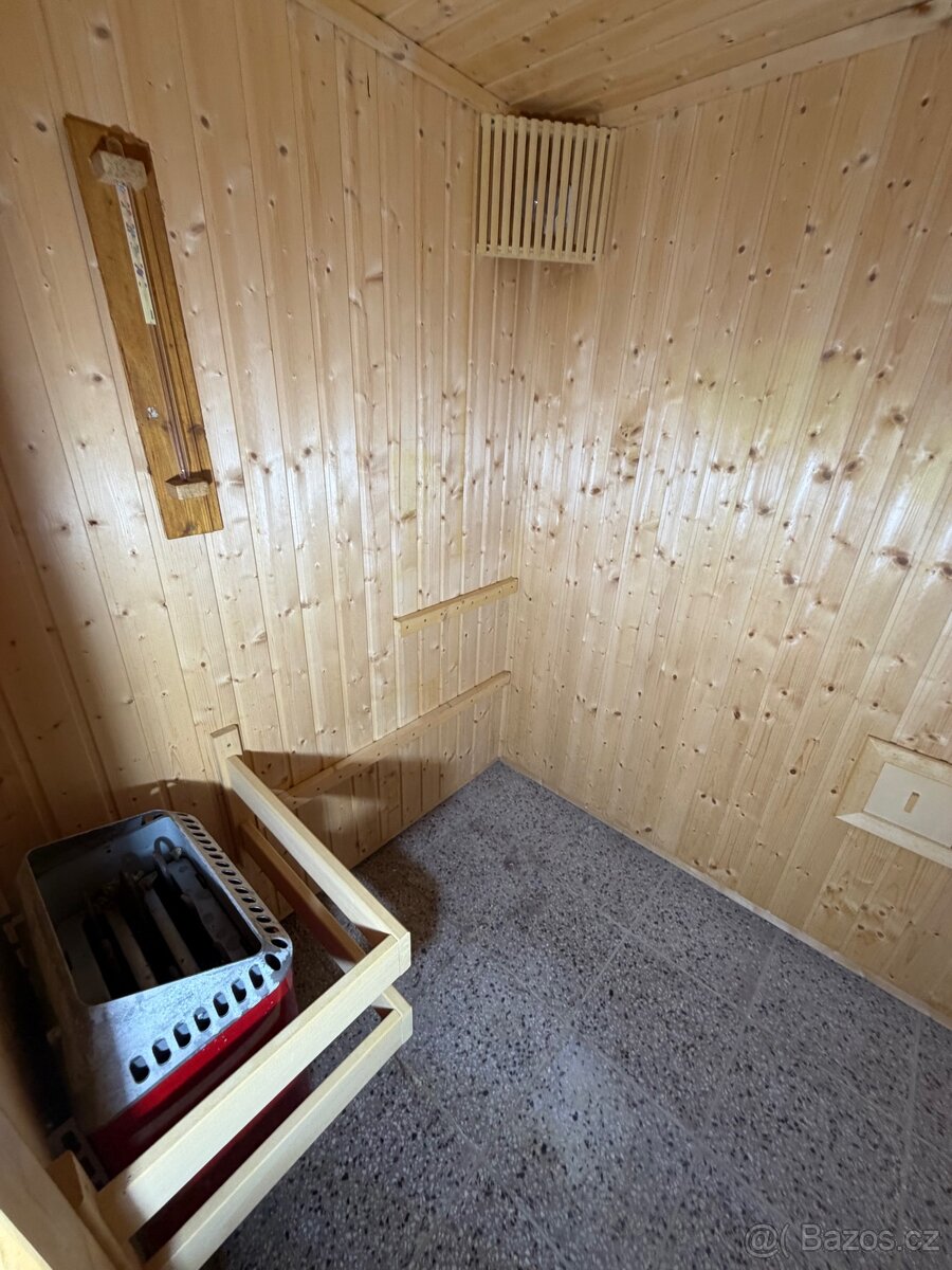 Finská sauna Knüllwald 182x152 - 11