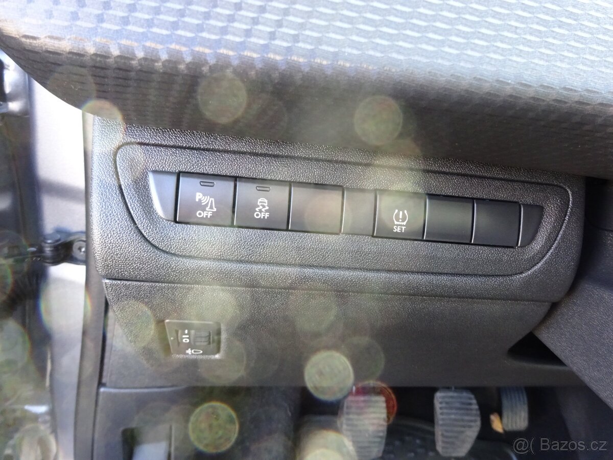 Peugeot 2008 1.4 HDI r.v.2015 (50 kw) Koupeno v ČR - 11