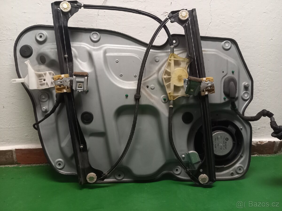 Vw Touran - stahovačky elektrické 4x - 11