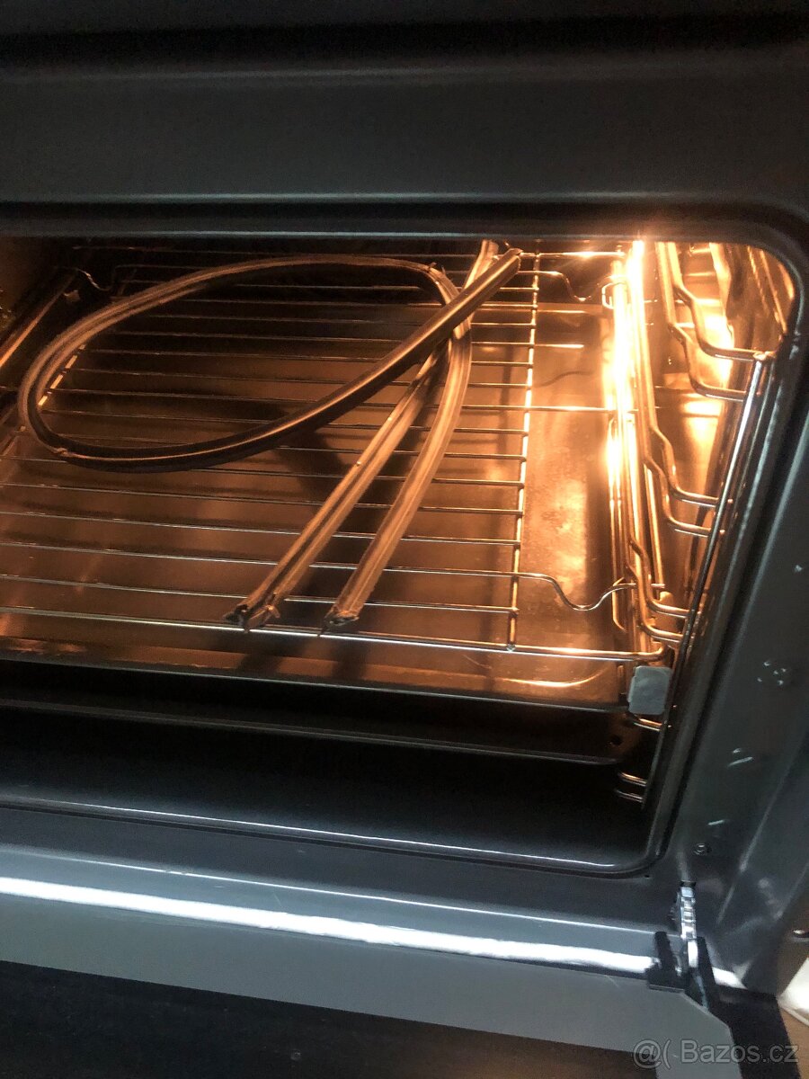 Vystavěna pečící trouba Siguro BO-L35 - 11