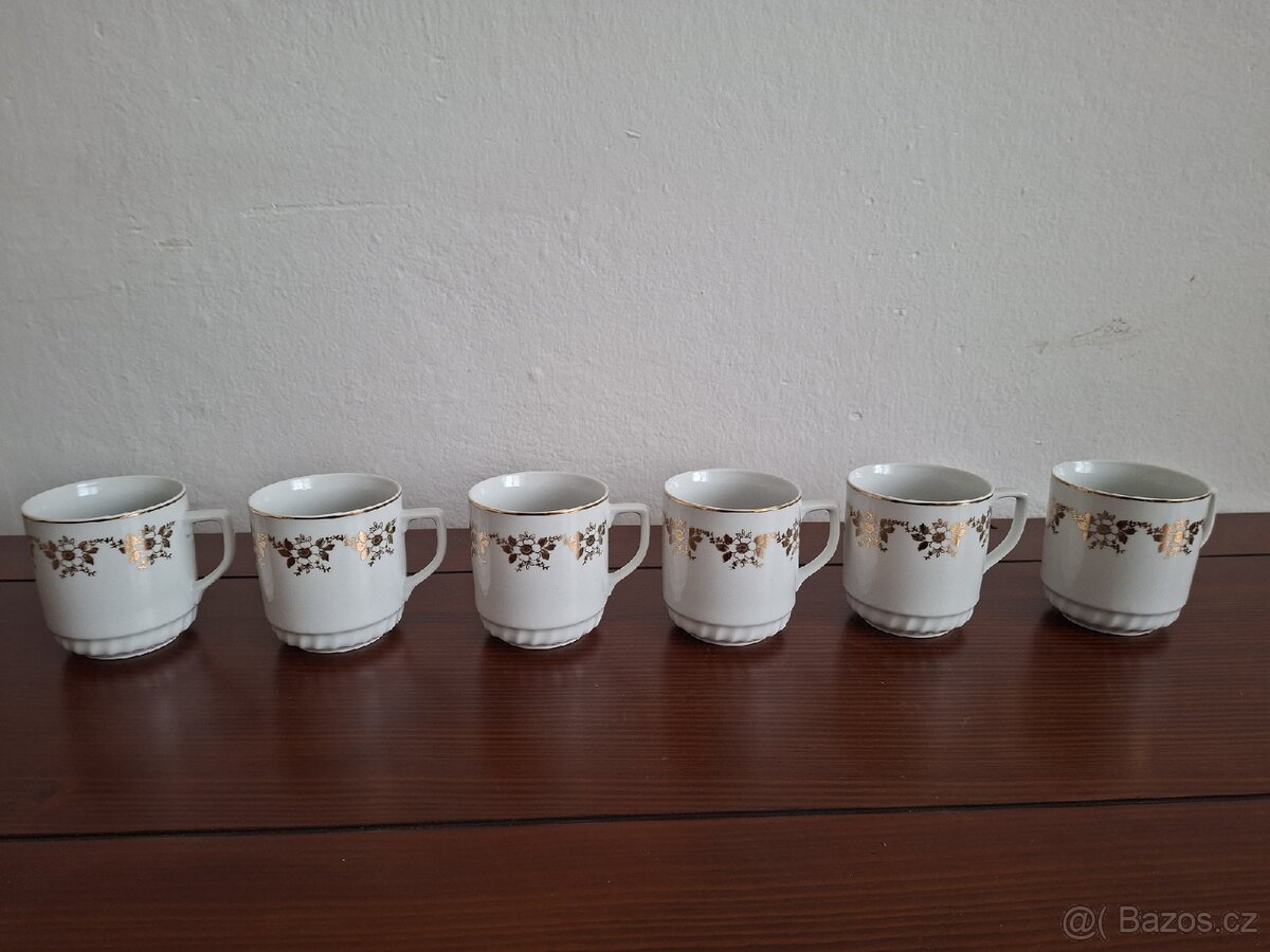 Sklenice a hrnečky - 11