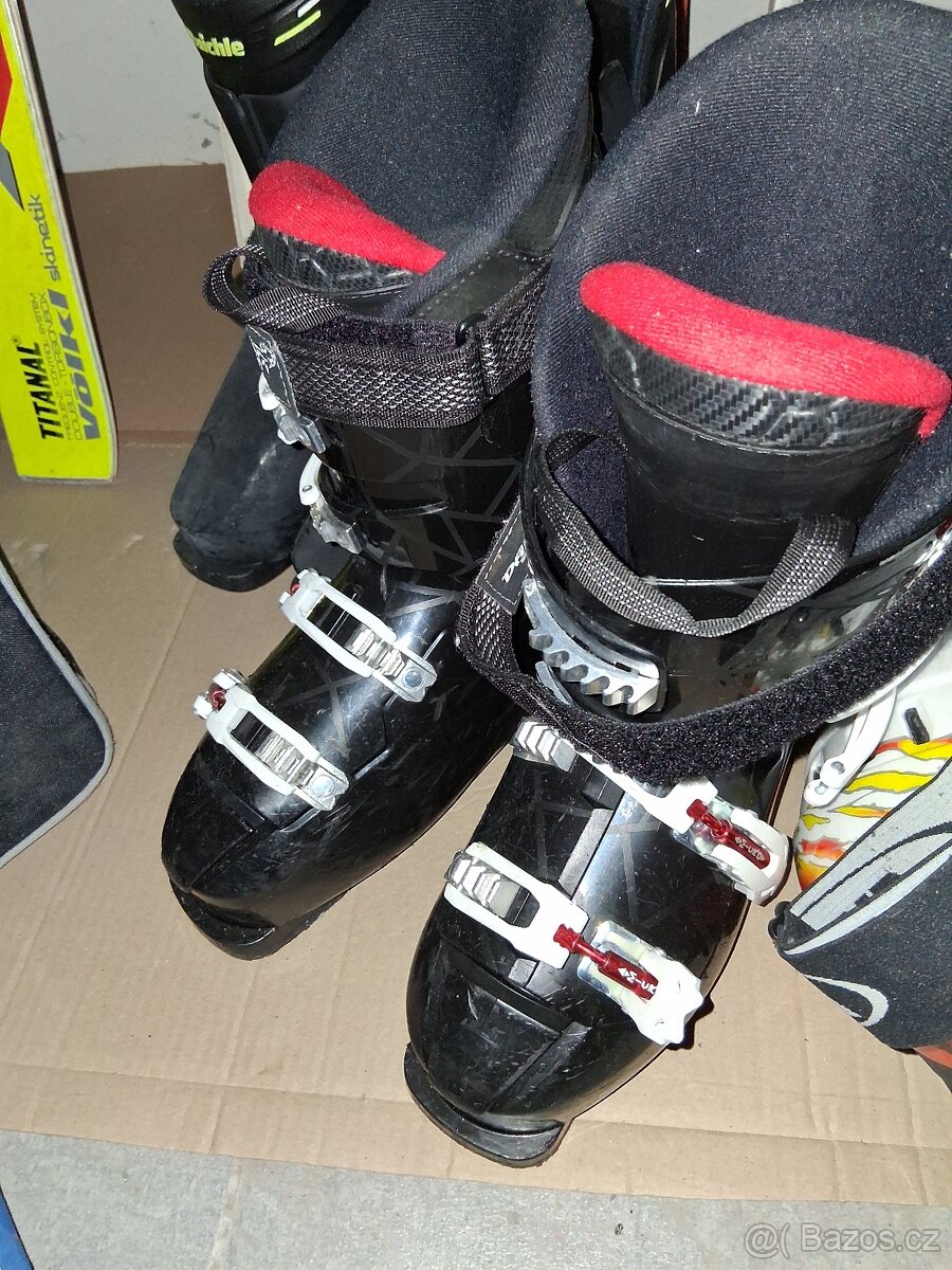 MEGA LYŽAŘSKÝ SET LYŽE HELMY BOTY - 11
