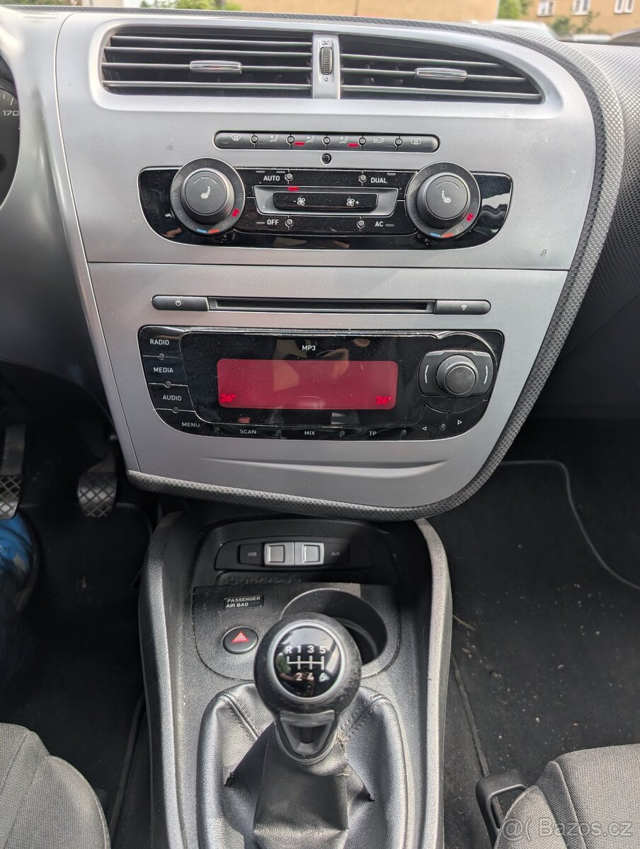 SEAT Leon model 2010 - 11