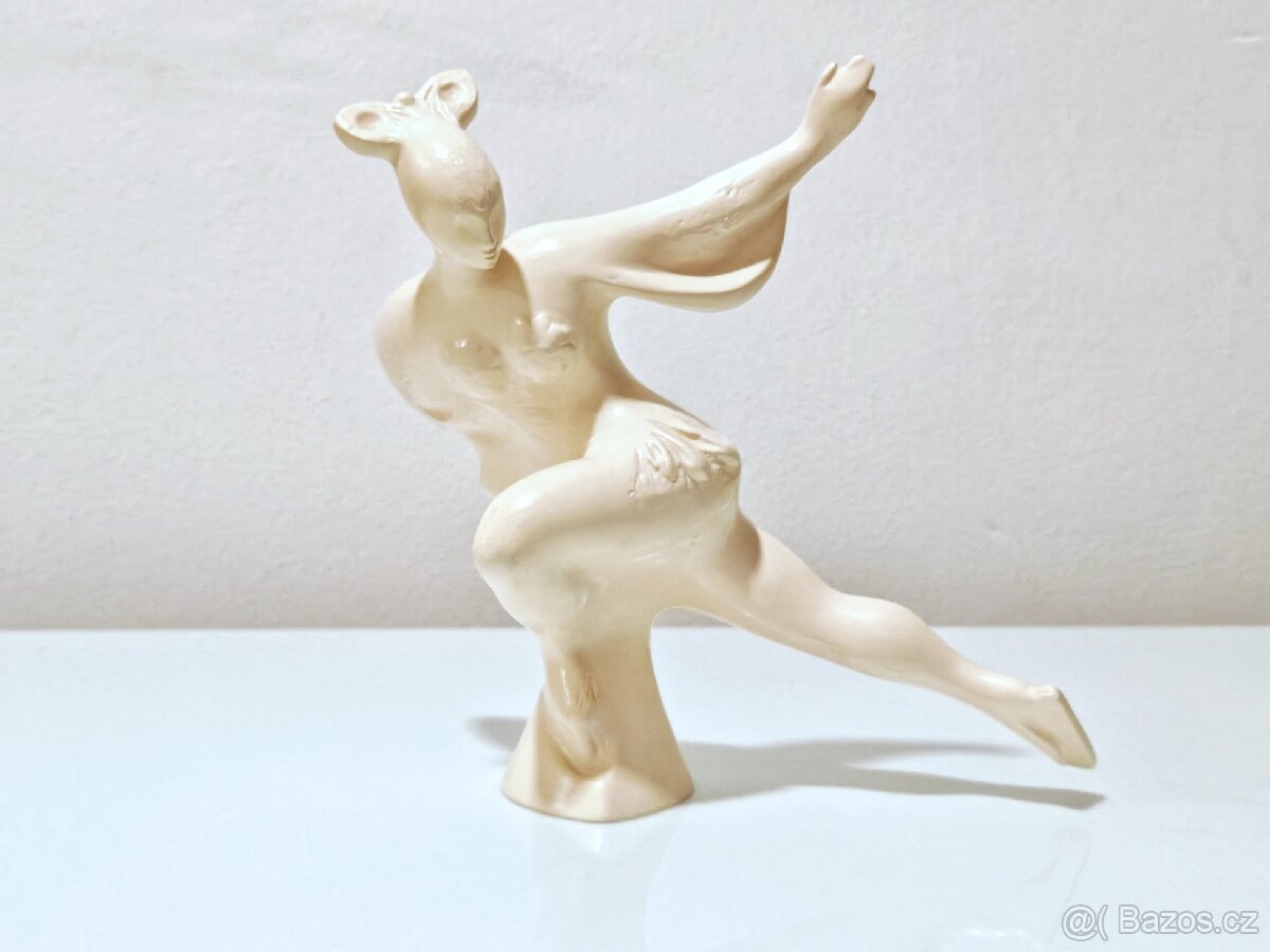 Soška bruslařka - 11