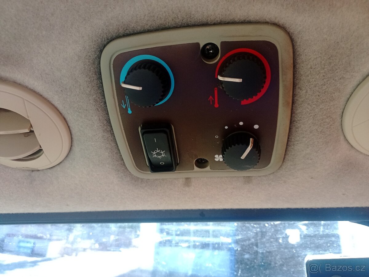 John Deere 3720 - 11