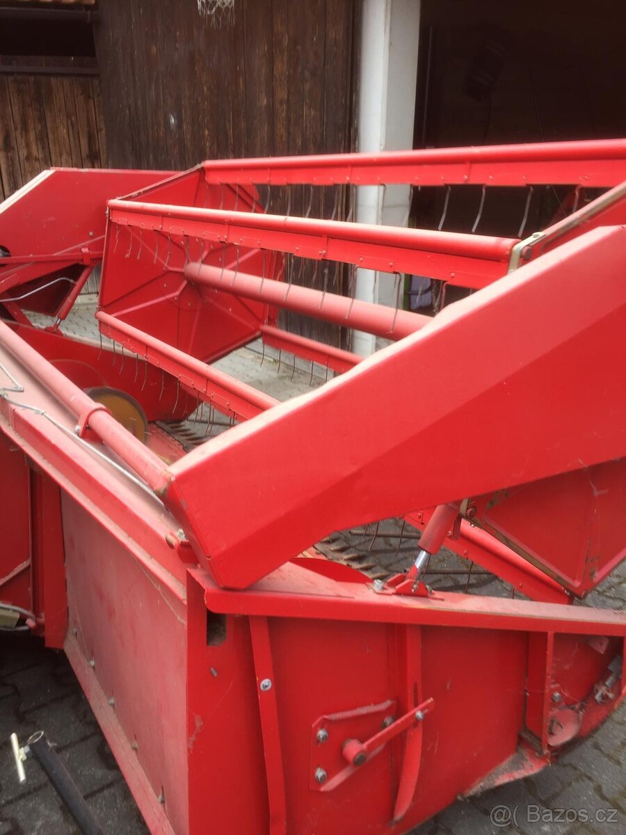 Kombajn Massey Ferguson 16 - 11