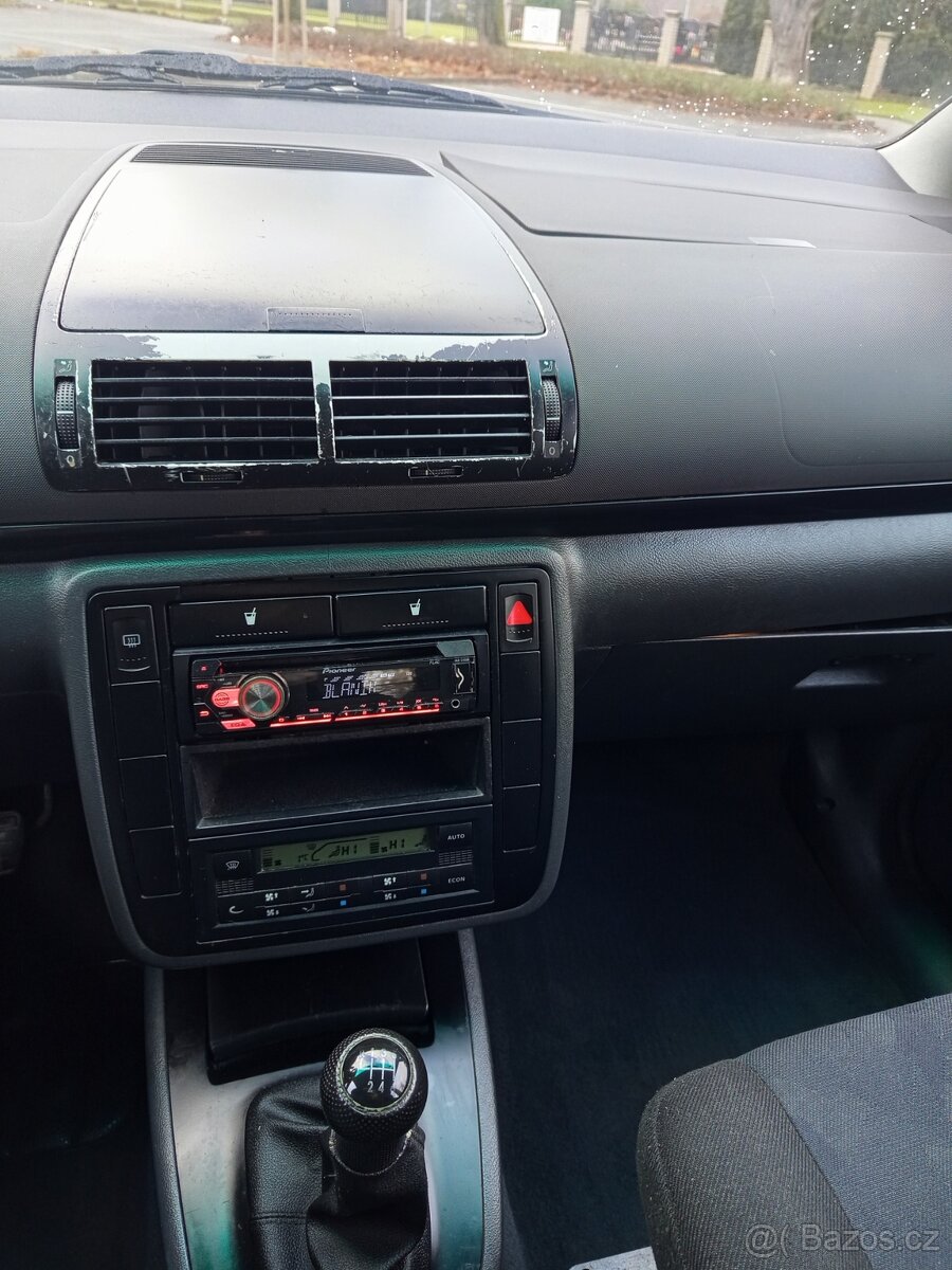 Volkswagen Sharan 1.9 TDi 85kW - 11