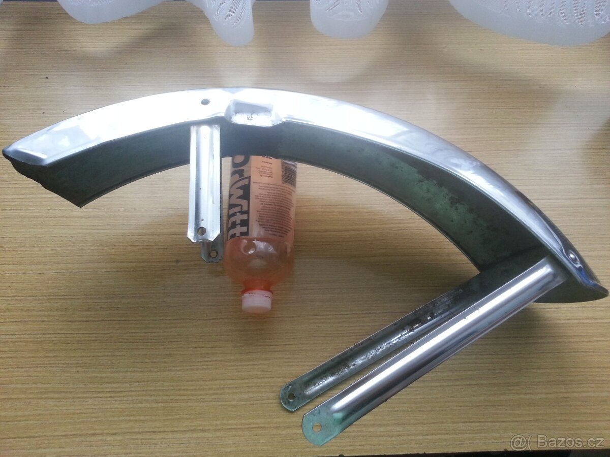 Přední blatník na Jawa 350 634 napadený kutilem - 11