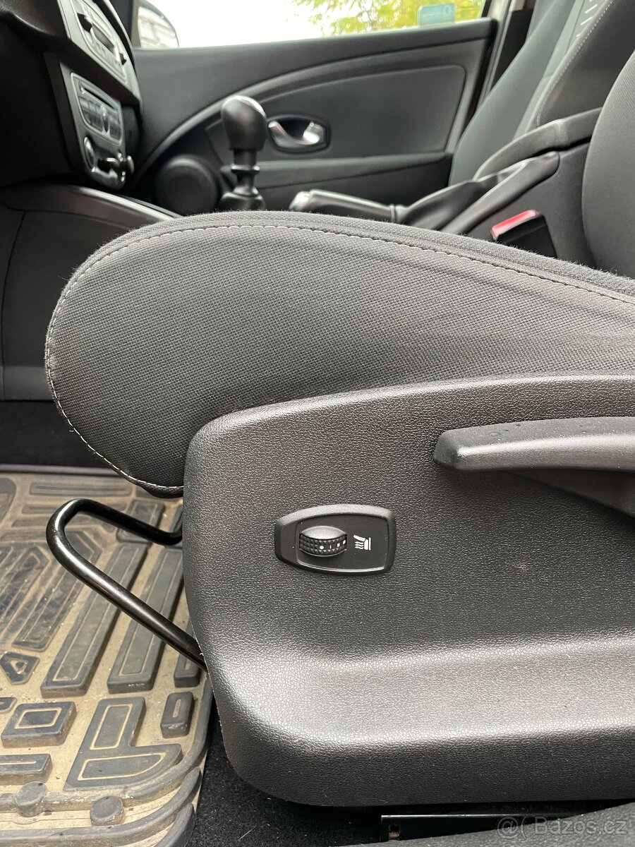 Renault Megane Grandtour 1.5 dCi - 11