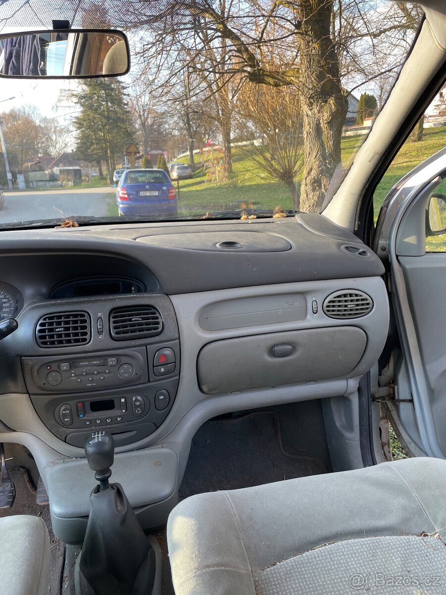 Renault scenic na nahradní díly - 11