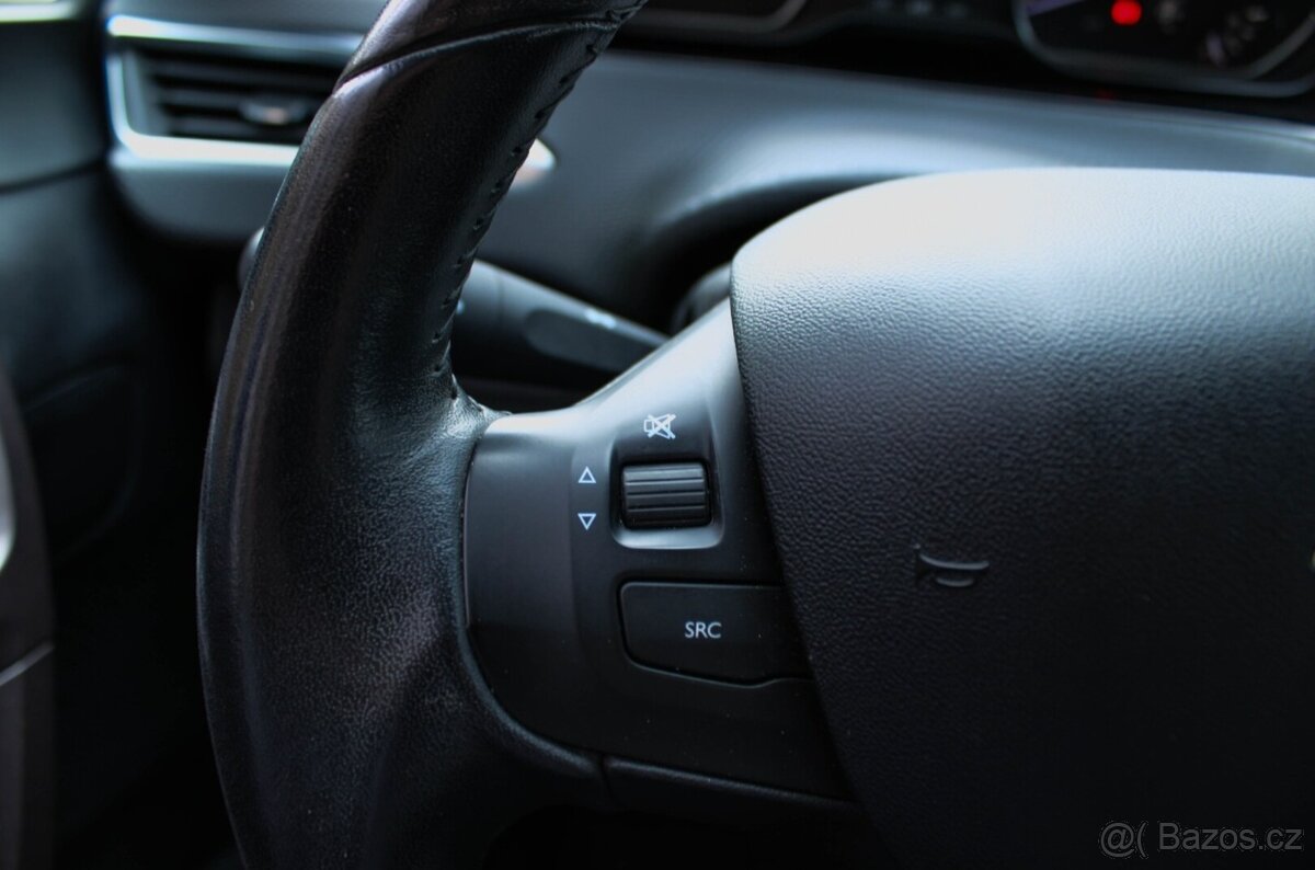 Peugeot 2008 1.2 PureTech Style - 11