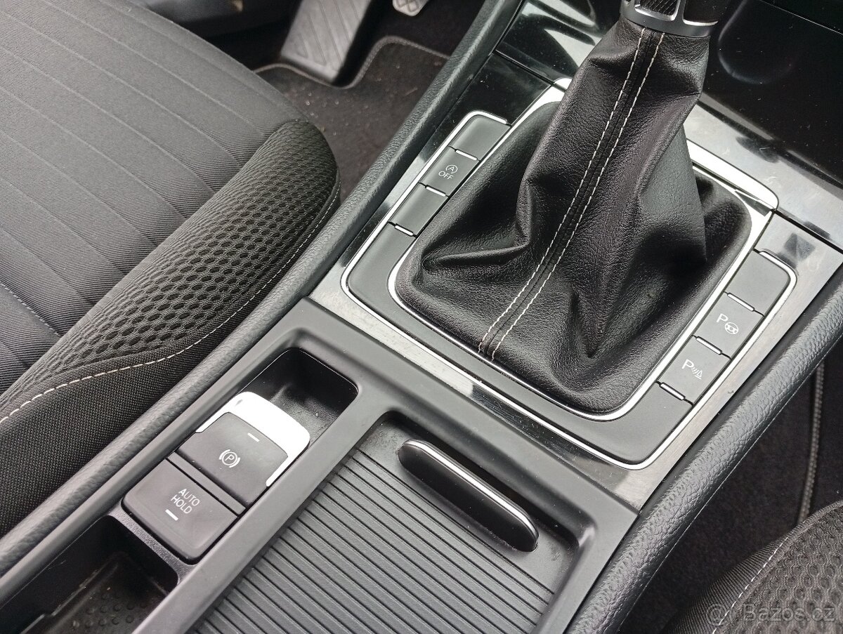 Volkswagen Golf, 2,0 TDi (110kw) - výbava Highline - 11