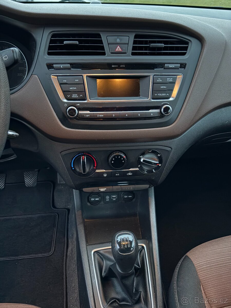 Prodám Hyundai i20 po prvním majiteli - 11