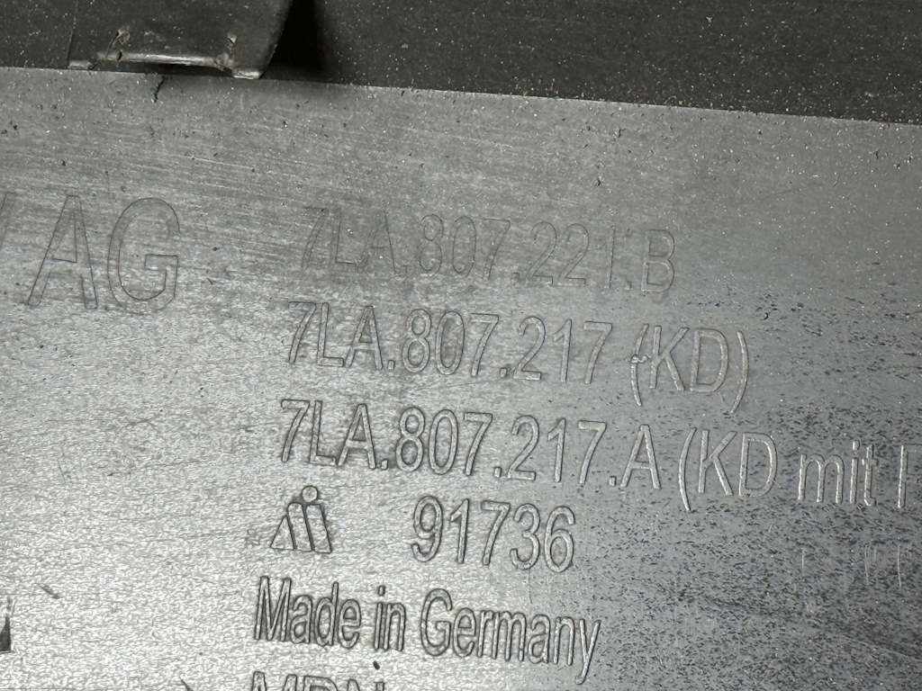 VW TRANSPORTER T6.1 7L - 19-24 nárazník 7LA807221B - 11