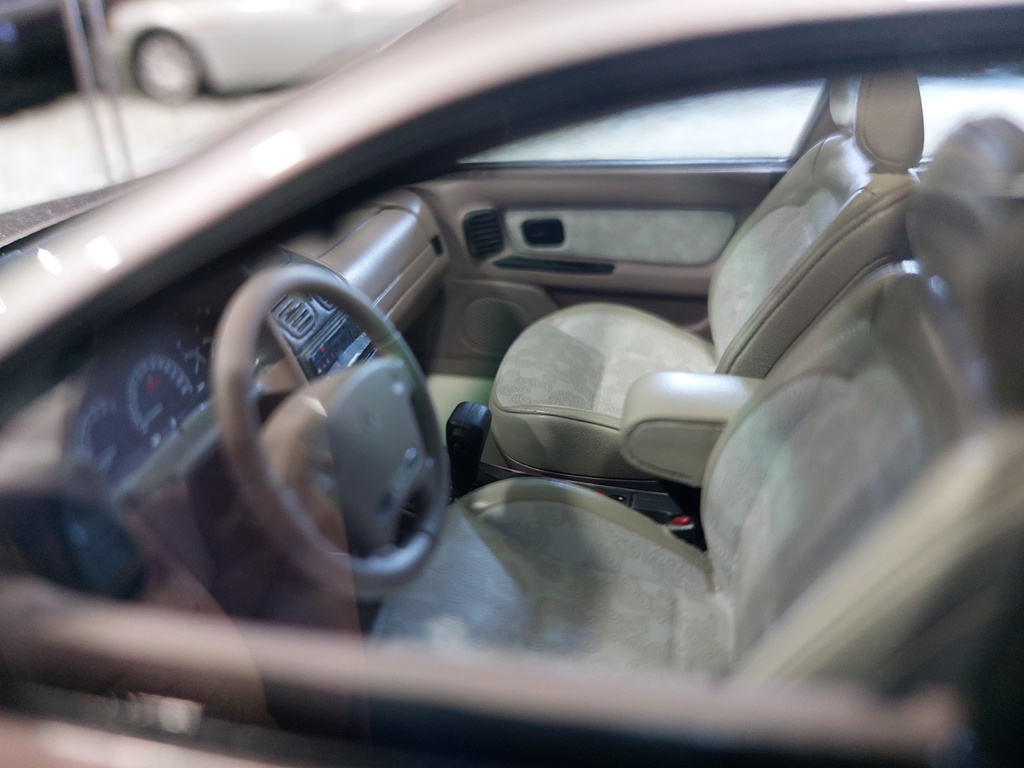 model auta Renault Laguna 1996 Baccara Otto mobile 1:18 - 11