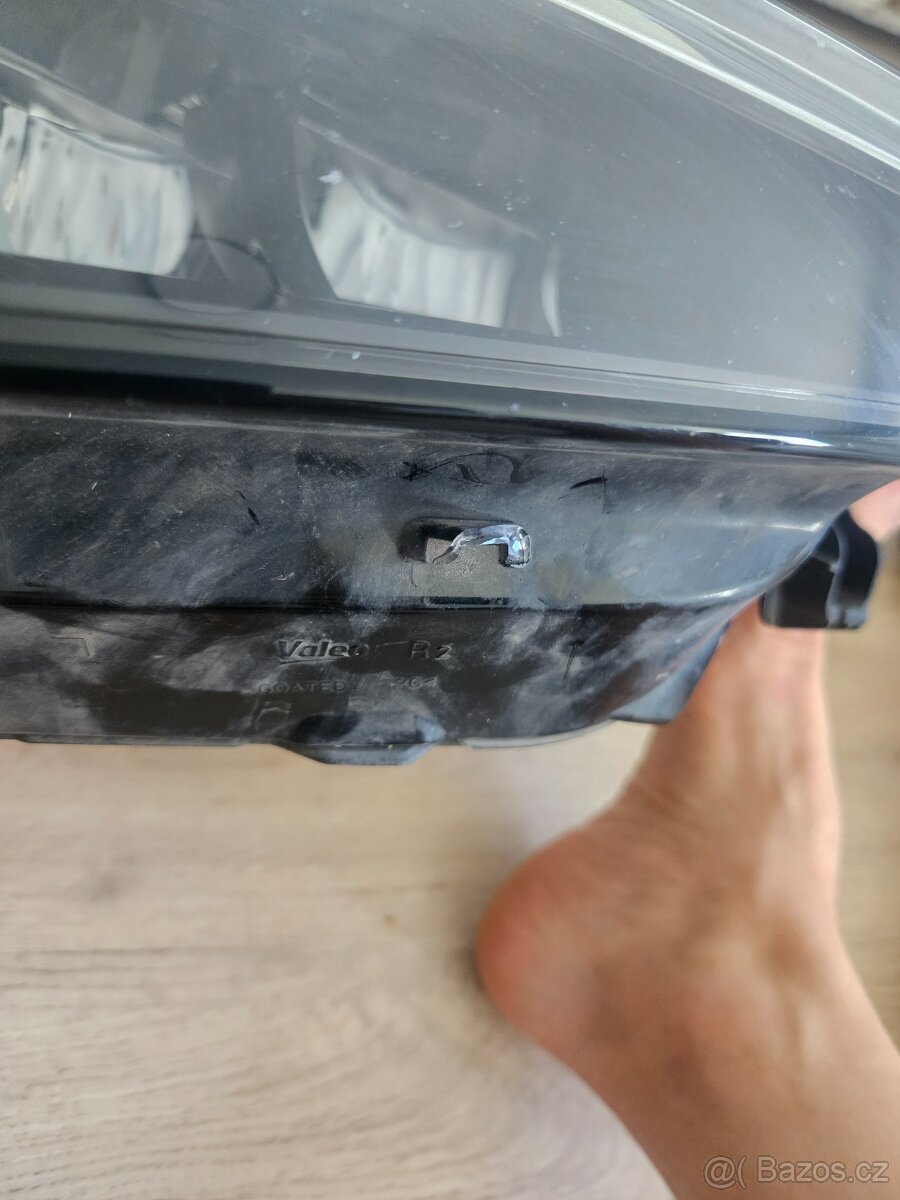 Světlomet přední pravý LED ŠKODA Scala - 11