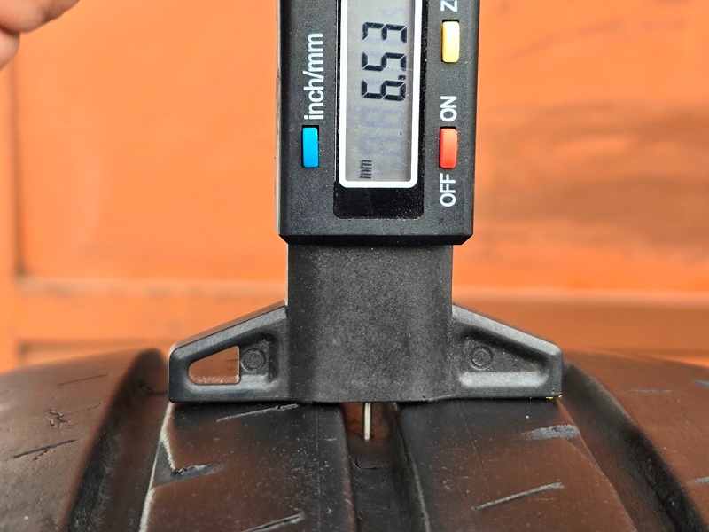 Letní Hankook 215/70/15C + disky - 11