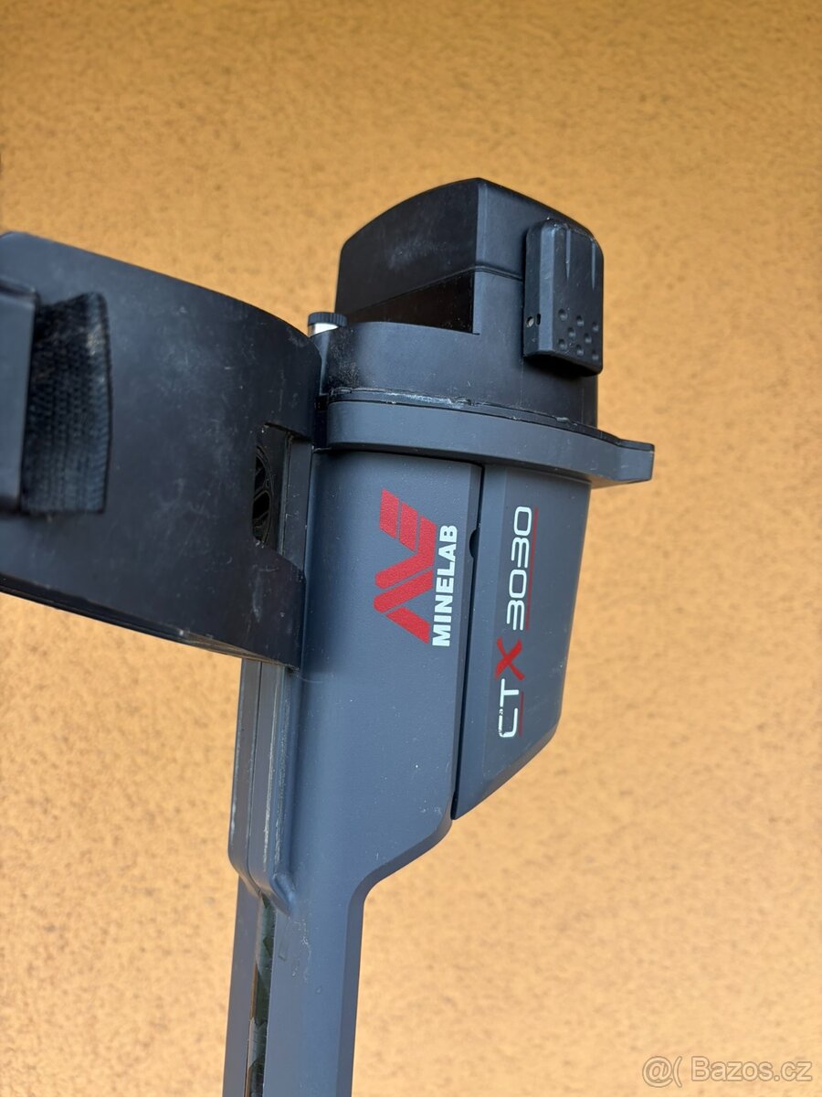 Detektor kovu Minelab CTX3030 + příslušenství - 11
