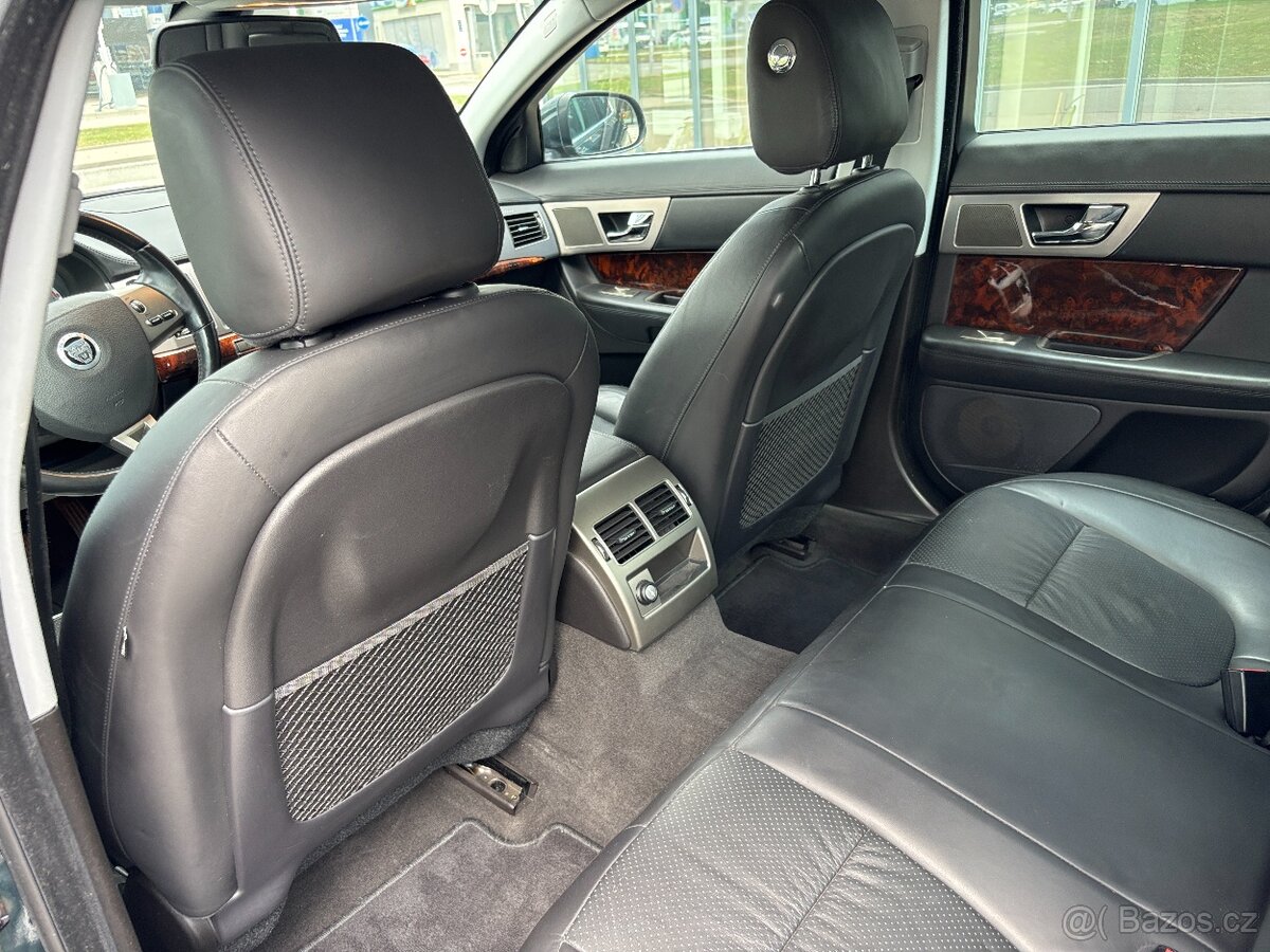 Jaguar XF 3.0D 177kW Automat - 11