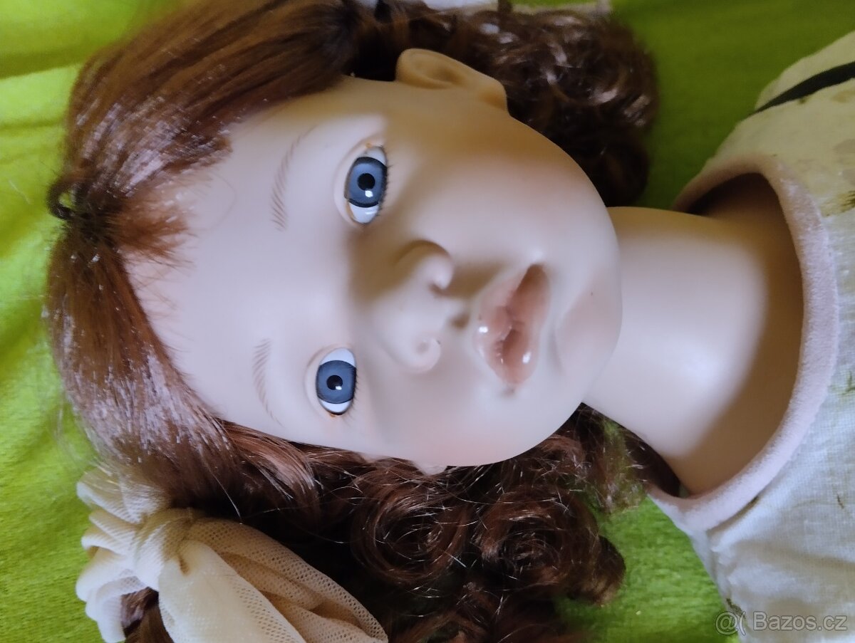 Porcelánová značená panenka - 11