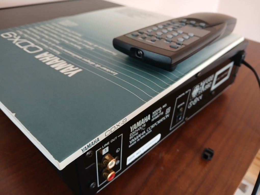 YAMAHA CDX-9 - 11