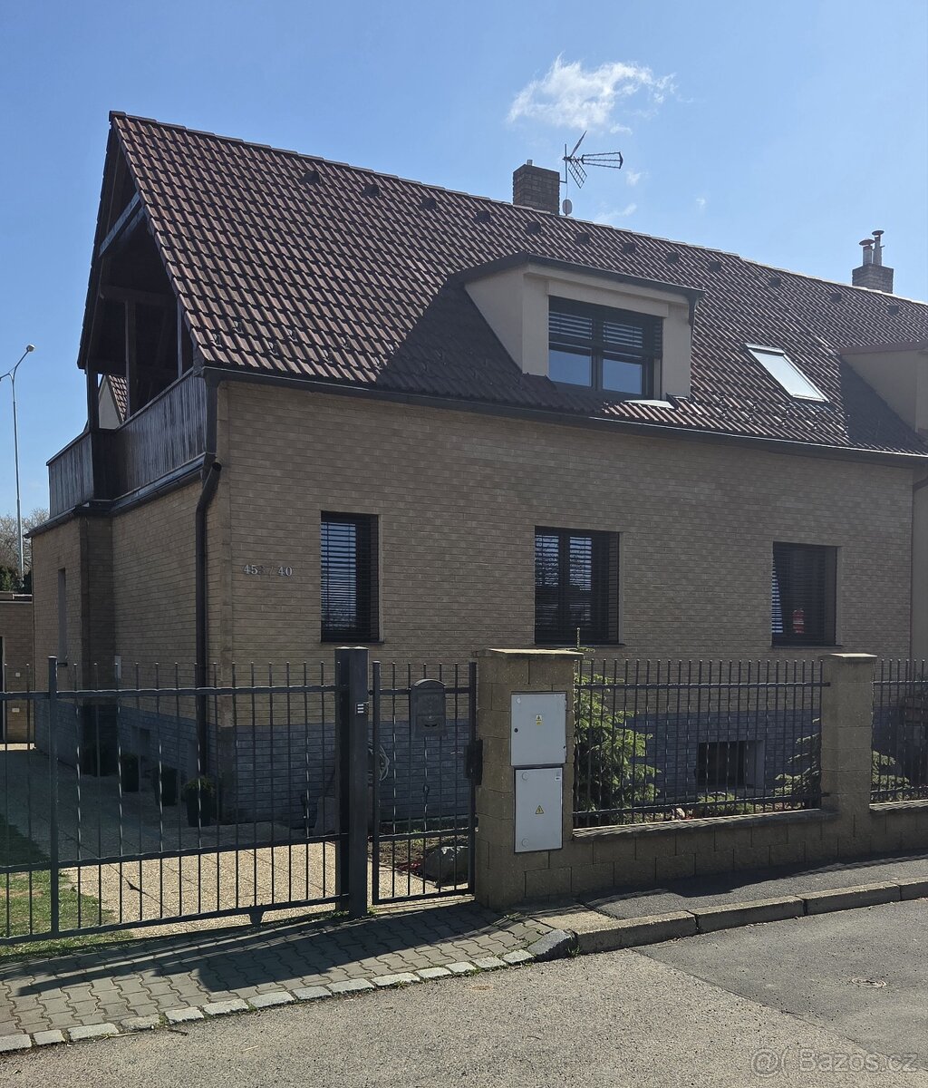 Pronájem bytu Praha 8 v RD - 11