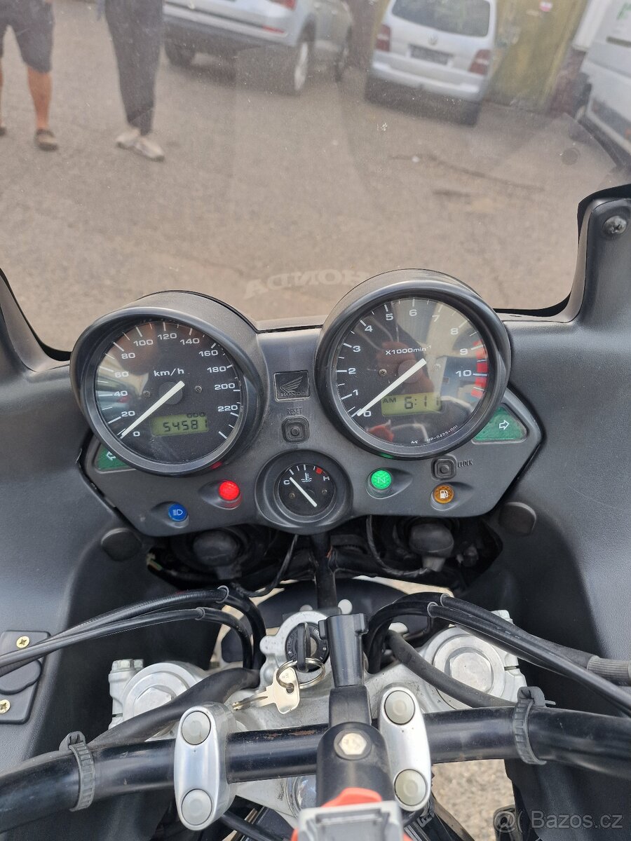 Prodám Honda Varadero 1000 - 11