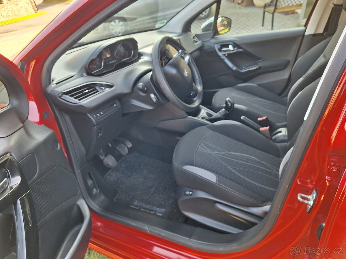 Peugeot 208 1.2 60 - 11